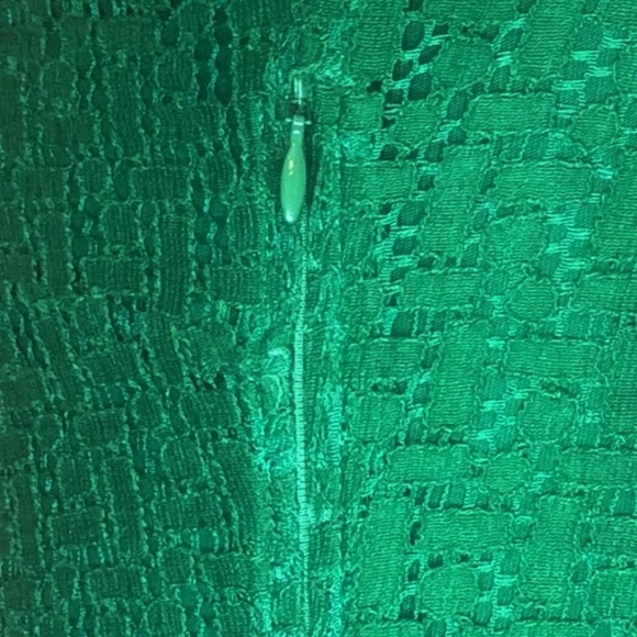 Banana Republic Emerald Green Eyelet Lace Dress, 3/4 sleeve.. Size 2 - Picture 5 of 6